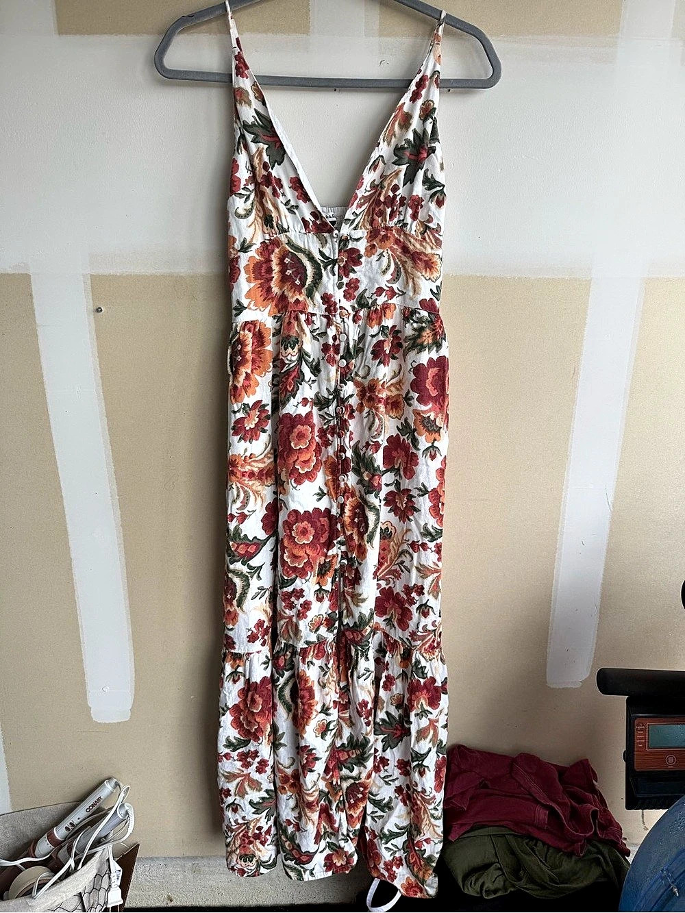 Abercrombie & Fitch Floral Maxi Dress in White & Red Size Small